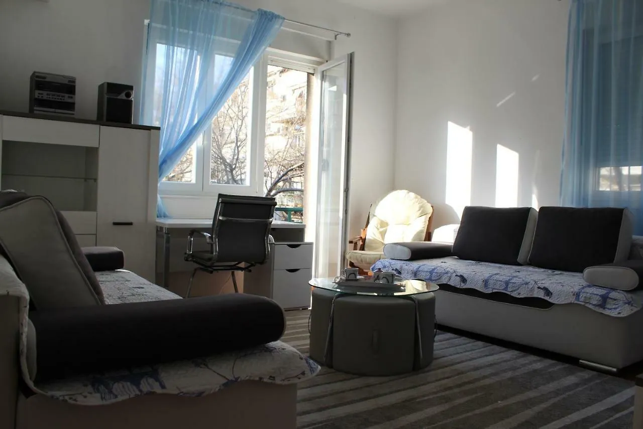 Cozy Apartment Mihaela With Balcony, Near Park Marjan & Old Town - Quiet Neighborhood location