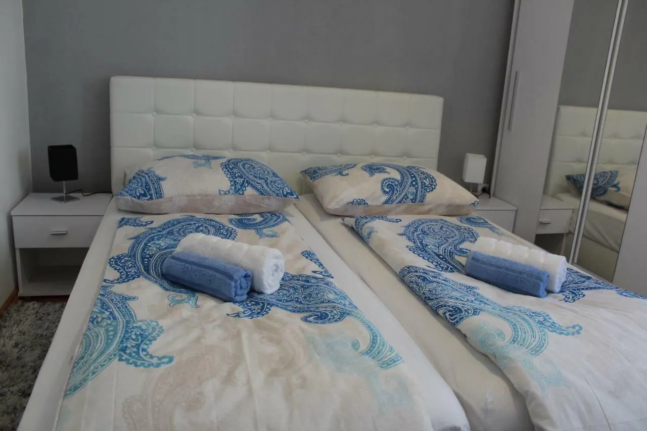 Cozy Apartment Mihaela With Balcony, Near Park Marjan & Old Town - Quiet Neighborhood Σπλιτ 0*,